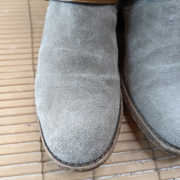 Womens Coach "Amy" Taupe Gray Suede Short Buckle Moto Ankle  push studs Boots Si - Picture 5 of 12